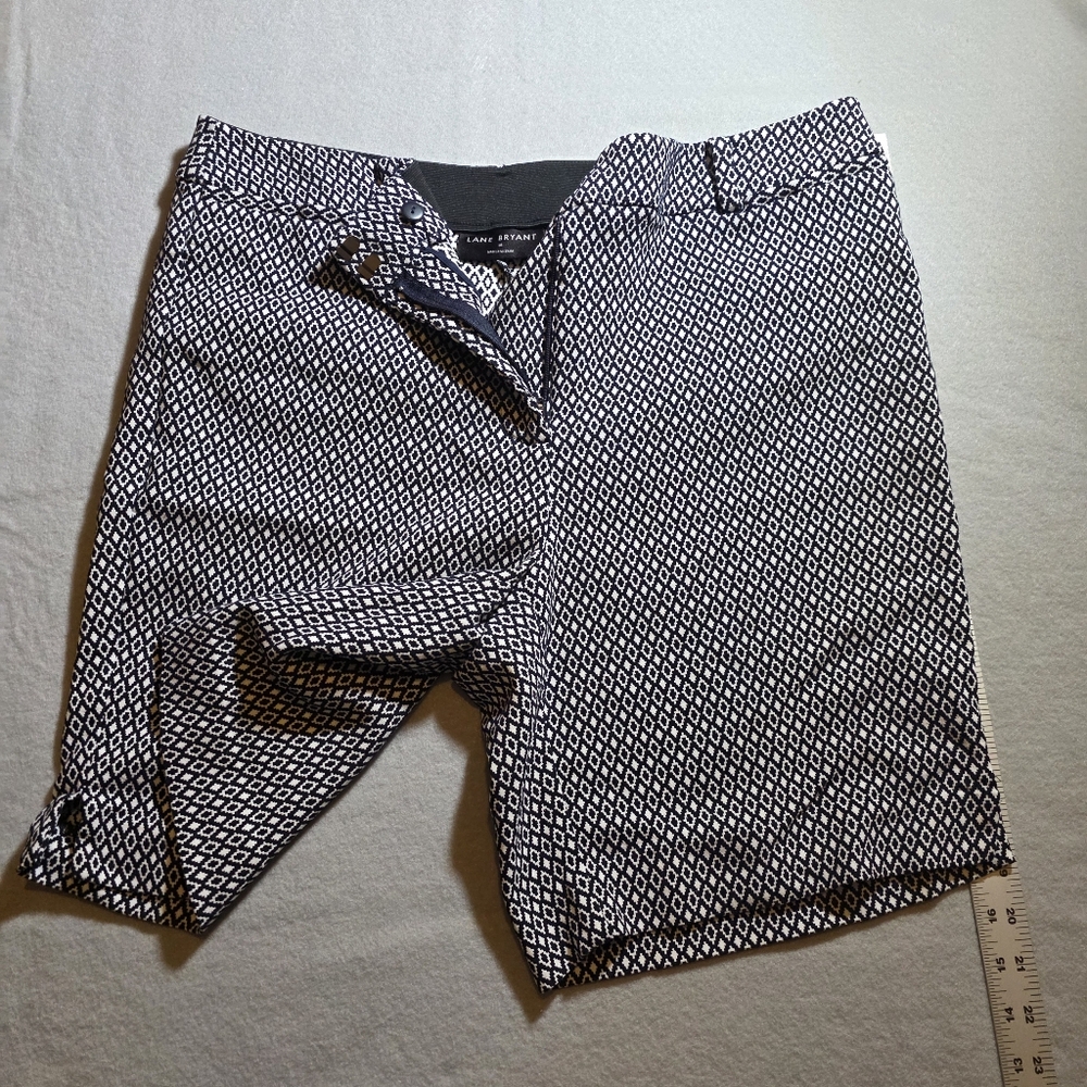 Lane Bryant Sz.16 Black And White Checked Strech Comfort Bermuda